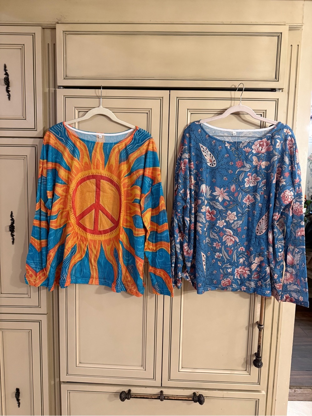 New Bundle 2 Boho Plus Size 2XL Boho Sun Peace and Floral Long Sleeve Shirt Top